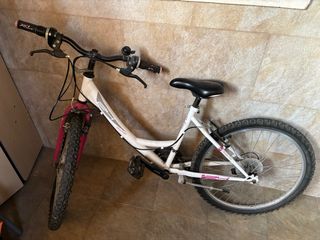 Bicicleta niña blanca y rosa