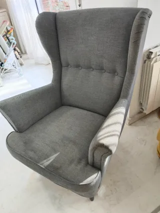 Sillón de tela gris