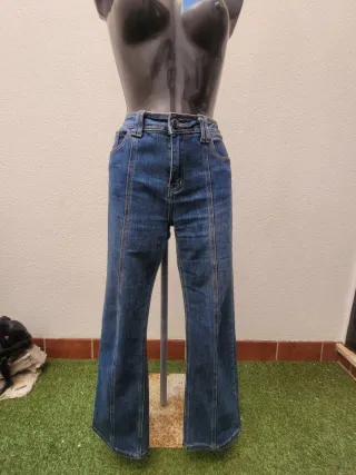 Vaqueros acampanados azules