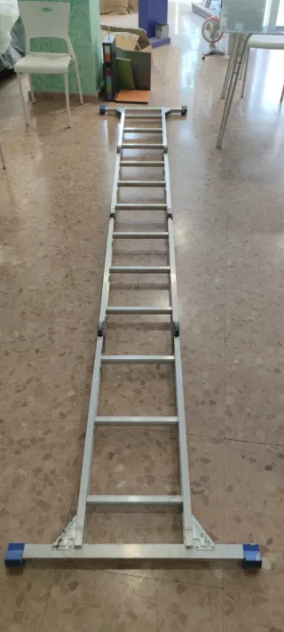 Escalera Plegable Articulada EN 131
