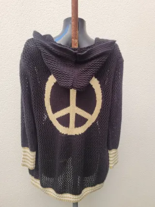 Chaqueta de punto con capucha y logo de paz