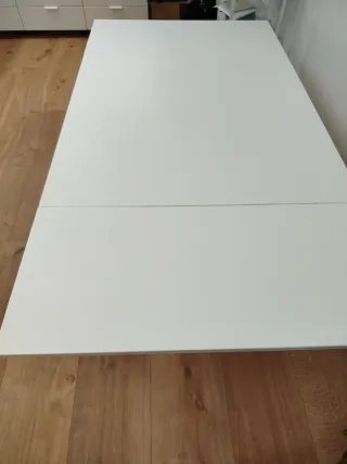 Mesa de comedor extensible blanca