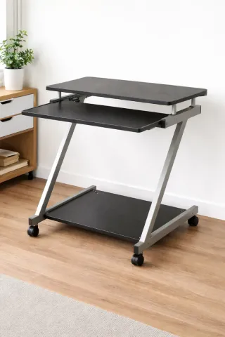 Mesa de ordenador con ruedas