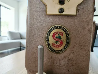 VINTAGE: Máquina de coser Singer antigua