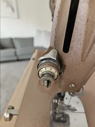 VINTAGE: Máquina de coser Singer antigua