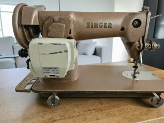 VINTAGE: Máquina de coser Singer antigua