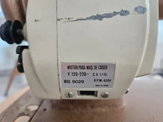 VINTAGE: Máquina de coser Singer antigua