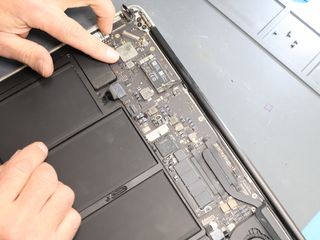 MacBook Pro M3 Placa Base Reparación