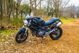 Ducati Monster 696 Negra