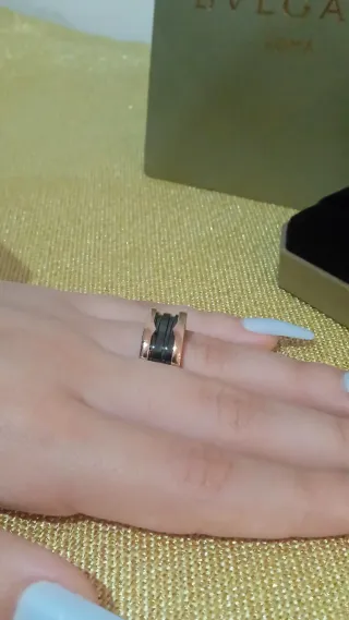 Anillo rosado y negro