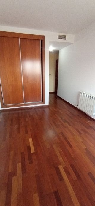 Se vende piso en Campus de la Salud en Granada.