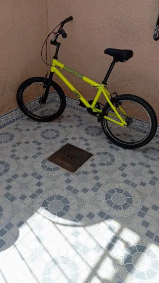 Bicicleta BMX Dirty Verde Fosforito