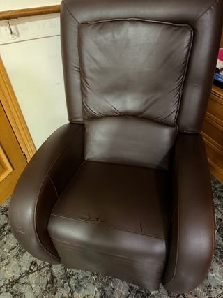 Sillón de masaje de piel marrón