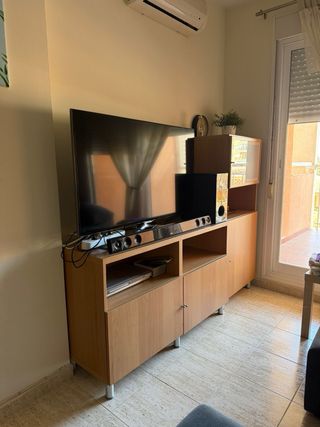 Aparador color roble modelo BESTA Ikea