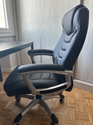 Sillón de oficina ergonómico negro