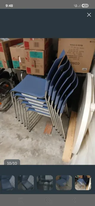 Sillas de plástico y metal