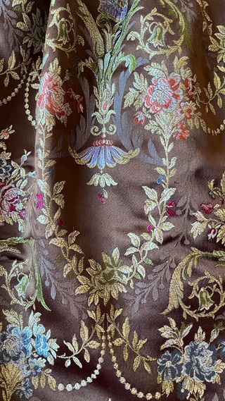 Falda adamascada marrón y multicolor