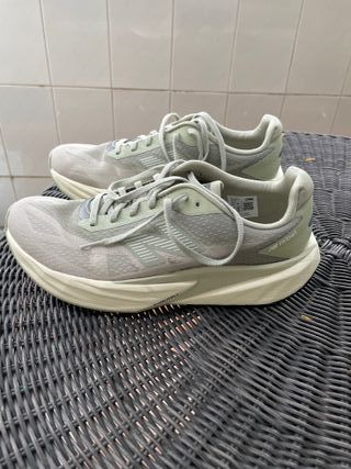 Zapatillas New Balance Rebel v5 Gris/Verde