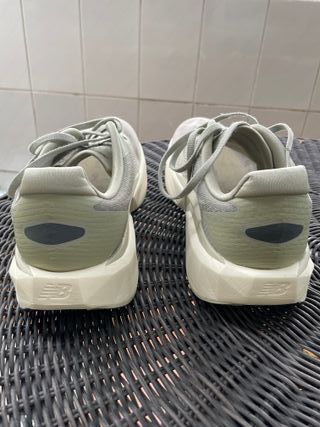 Zapatillas New Balance Rebel v5 Gris/Verde