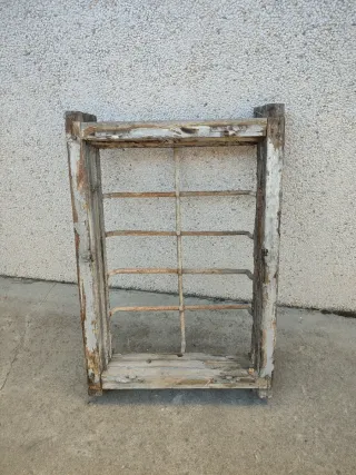 Reja de forja antigua para ventana