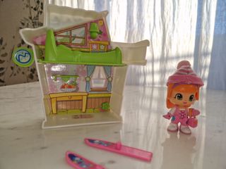 Casa nieve Pinypon con muñeca y esquís