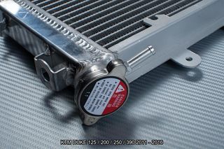 Radiador KTM DUKE 125 / 200 / 250 / 390 2011 2016