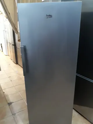 Solo nevera beko + Garantía+ transporte