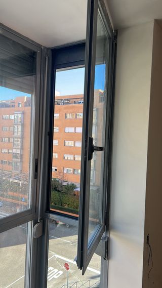 OFERTA DE EMPLEO – INSTALADOR - DE VENTANAS