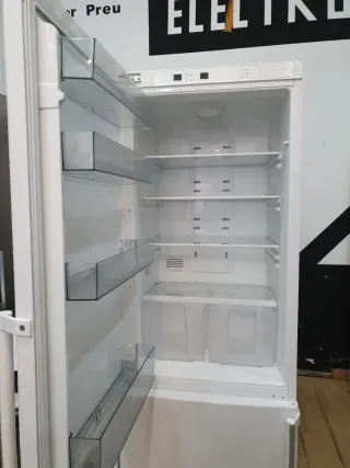 Nevera Corberó y Lavadora Siemens