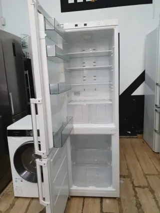 Nevera Corberó y Lavadora Siemens