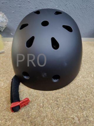 Casco con Juego de Rodilleras