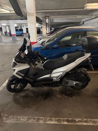 Aprilia SR MAX 300 2014