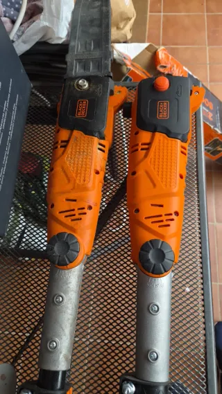 2 Motosierras de Pértiga Black+Decker