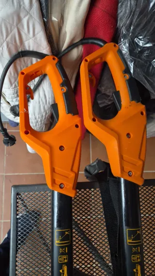 2 Motosierras de Pértiga Black+Decker