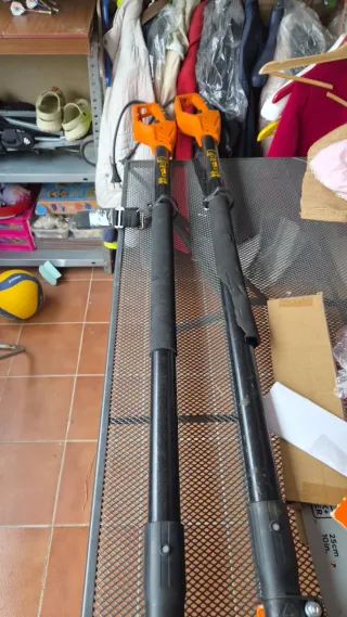 2 Motosierras de Pértiga Black+Decker