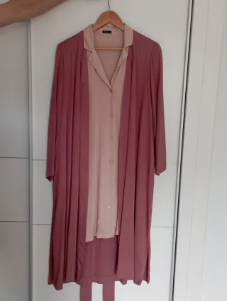 Bata lencera malva S/M. Talla grande.muy buen esta