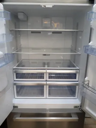 NEVERA Américana Beko 3 puertas con dispensador