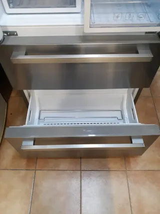 NEVERA Américana Beko 3 puertas con dispensador