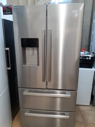 NEVERA Américana Beko 3 puertas con dispensador