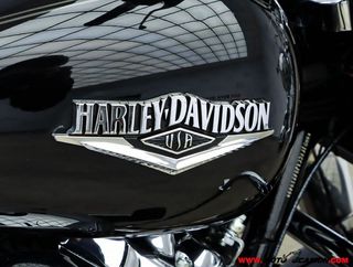 HARLEY-DAVIDSON ROAD KING CLASSIC
