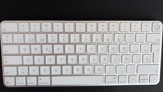 Teclado Apple Español Plata/Blanco con Touch ID