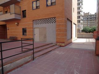 Local comercial en alquiler en Salvador Allende en Zaragoza