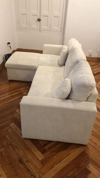 Sofá cama blanco con chaiselongue