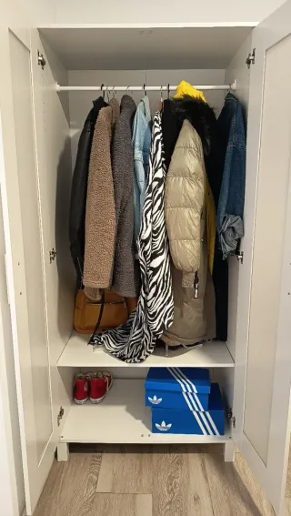 Armario blanco puertas de cristal Ikea