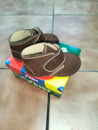 Botitas de bebé marrones