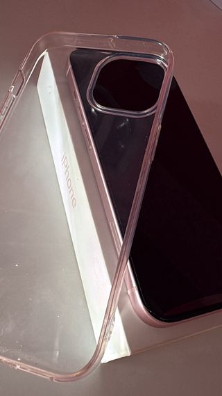 iPhone 15 Rosa 128GB - Batería 84%