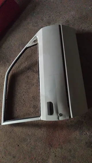 Puerta Delantera Derecha Peugeot 205 3p