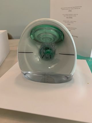 Sacaleches Elvie con embudo extra