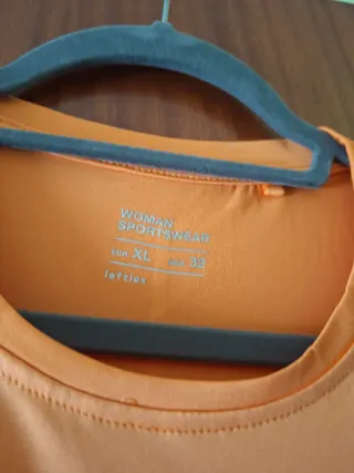 Conjunto deportivo: leggings y camiseta