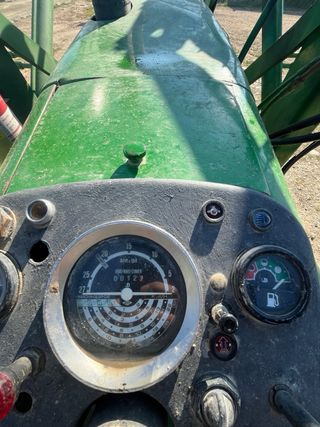 Tractor John Deere 2135